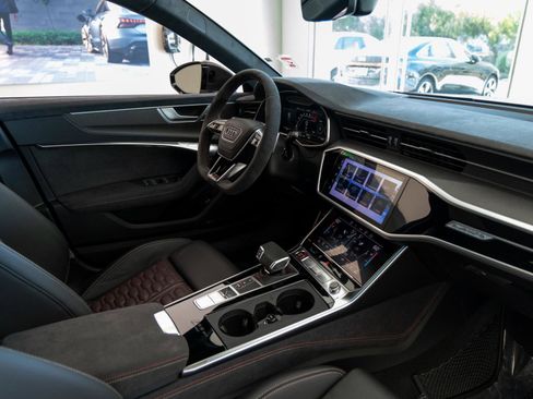 Used 2025 Audi RS 6 performance image 93