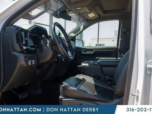 Used 2025 GMC Sierra 1500 SLT AWD/4WD image 3