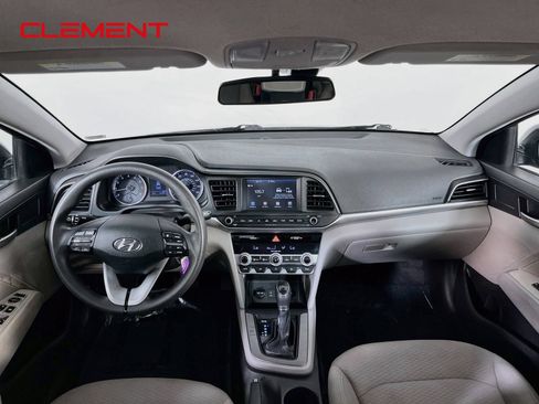 Used 2020 Hyundai Elantra SEL FWD image 12
