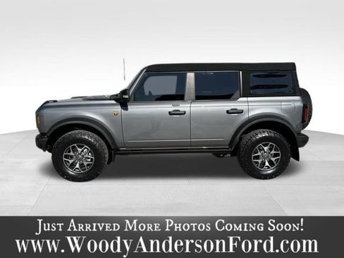 Used 2023 Ford Bronco Badlands image 3