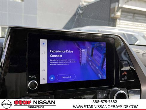 Used 2023 Toyota Highlander LE AWD/4WD image 24