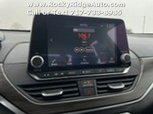 Used 2024 Nissan Altima 2.5 SV image 17