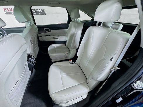 Used 2025 Kia Sorento SX image 25
