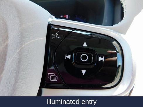 New 2025 Volvo XC60 B5 Plus w/ Protection Package Premier image 28