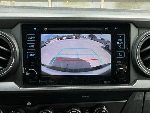 Used 2019 Toyota Tacoma TRD Sport w/ Technology Package image 31