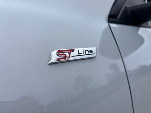 Used 2025 Ford Escape ST-Line w/ Tech Pack #1 image 9