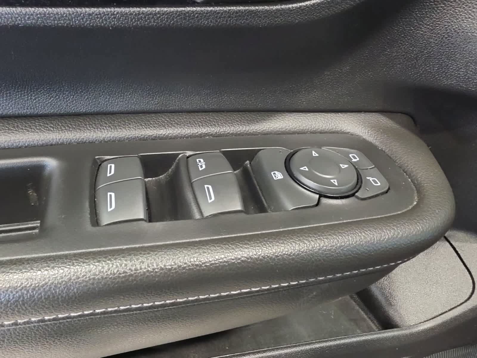 Used 2023 GMC Terrain SLE FWD image 18