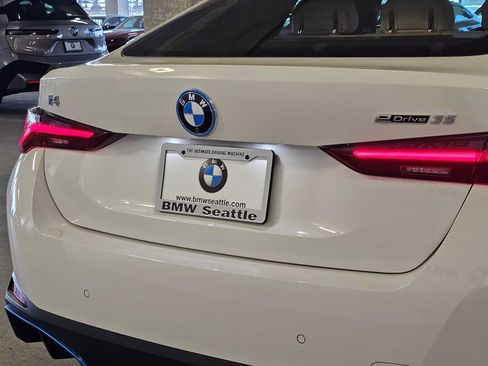 Used 2023 BMW i4 eDrive35 RWD image 7