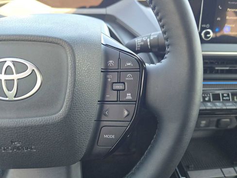 Used 2025 Toyota Prius XLE FWD image 29