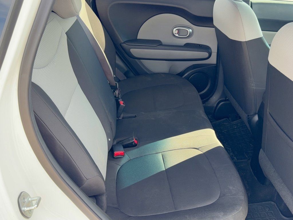Used 2014 Kia Soul FWD image 29
