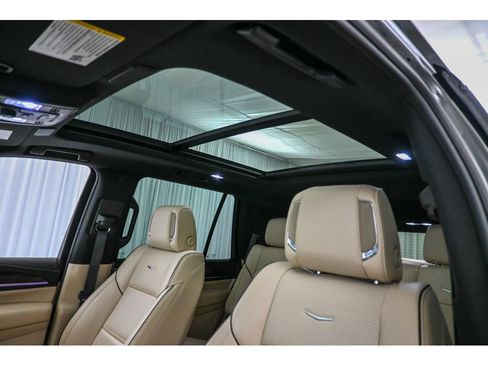 Used 2023 Cadillac Escalade Premium Luxury w/ Performance Package image 38