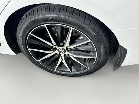 Used 2023 Toyota Camry SE image 11