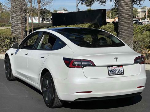 Used 2021 Tesla Model 3 Standard Range Plus image 22