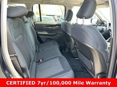 Certified 2023 Jeep Grand Cherokee Laredo AWD/4WD image 13