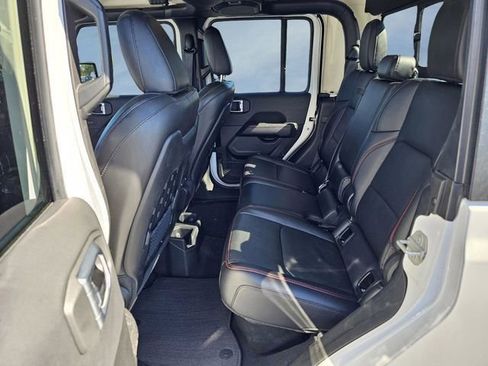 Used 2023 Jeep Gladiator Rubicon w/ Cold Weather Group AWD/4WD image 33