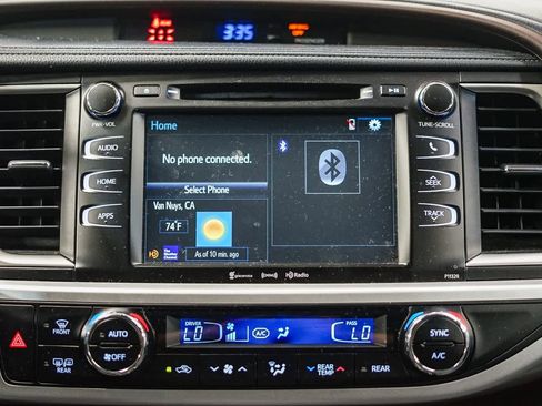 Used 2017 Toyota Highlander Plus w/ Carpet Mat Package image 14