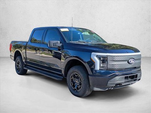 Certified 2025 Ford F150 Lightning XLT w/ Max Trailer Tow Package image 3