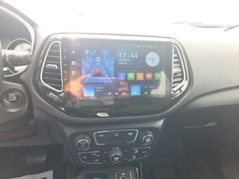 Used 2018 Jeep Compass Limited AWD/4WD image 20