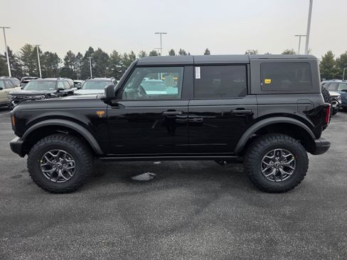New 2025 Ford Bronco Badlands image 9
