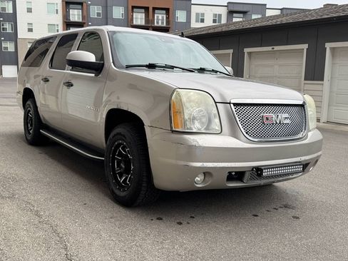 Used 2007 GMC Yukon XL Denali AWD/4WD image 8