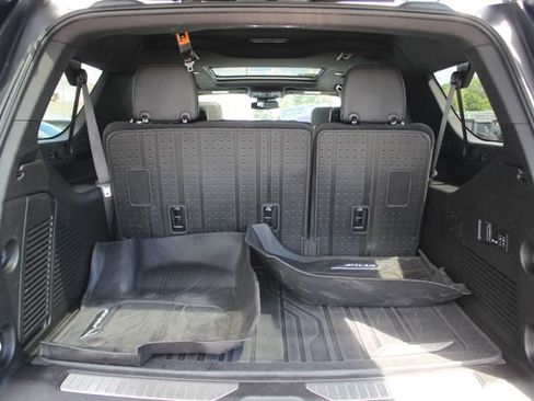Used 2023 Chevrolet Suburban Z71 w/ Luxury Package AWD/4WD image 28