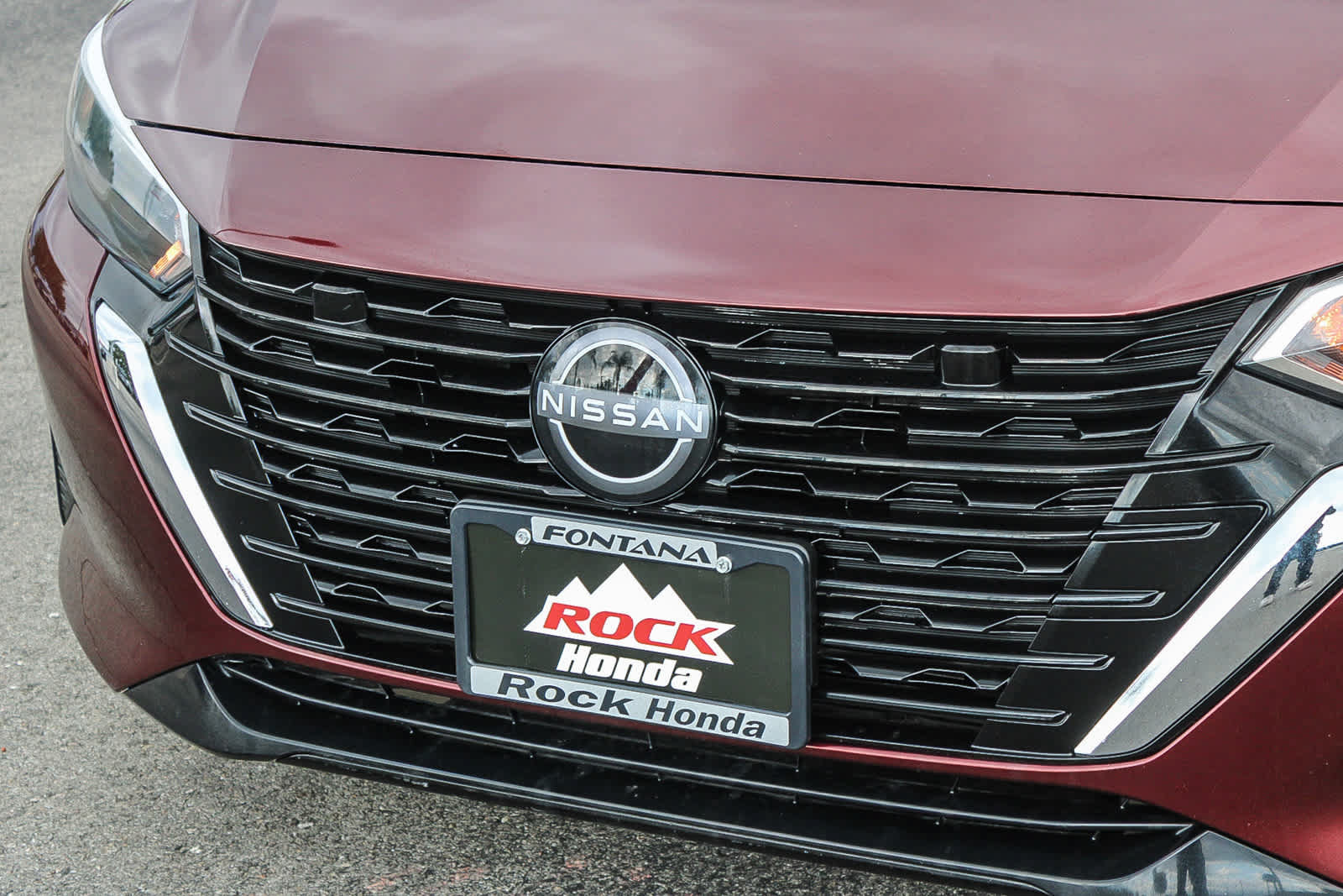 Used 2025 Nissan Sentra SV FWD image 11