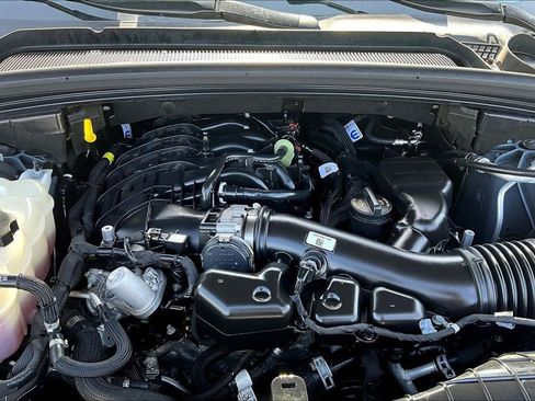 Used 2025 Jeep Grand Cherokee Altitude image 30