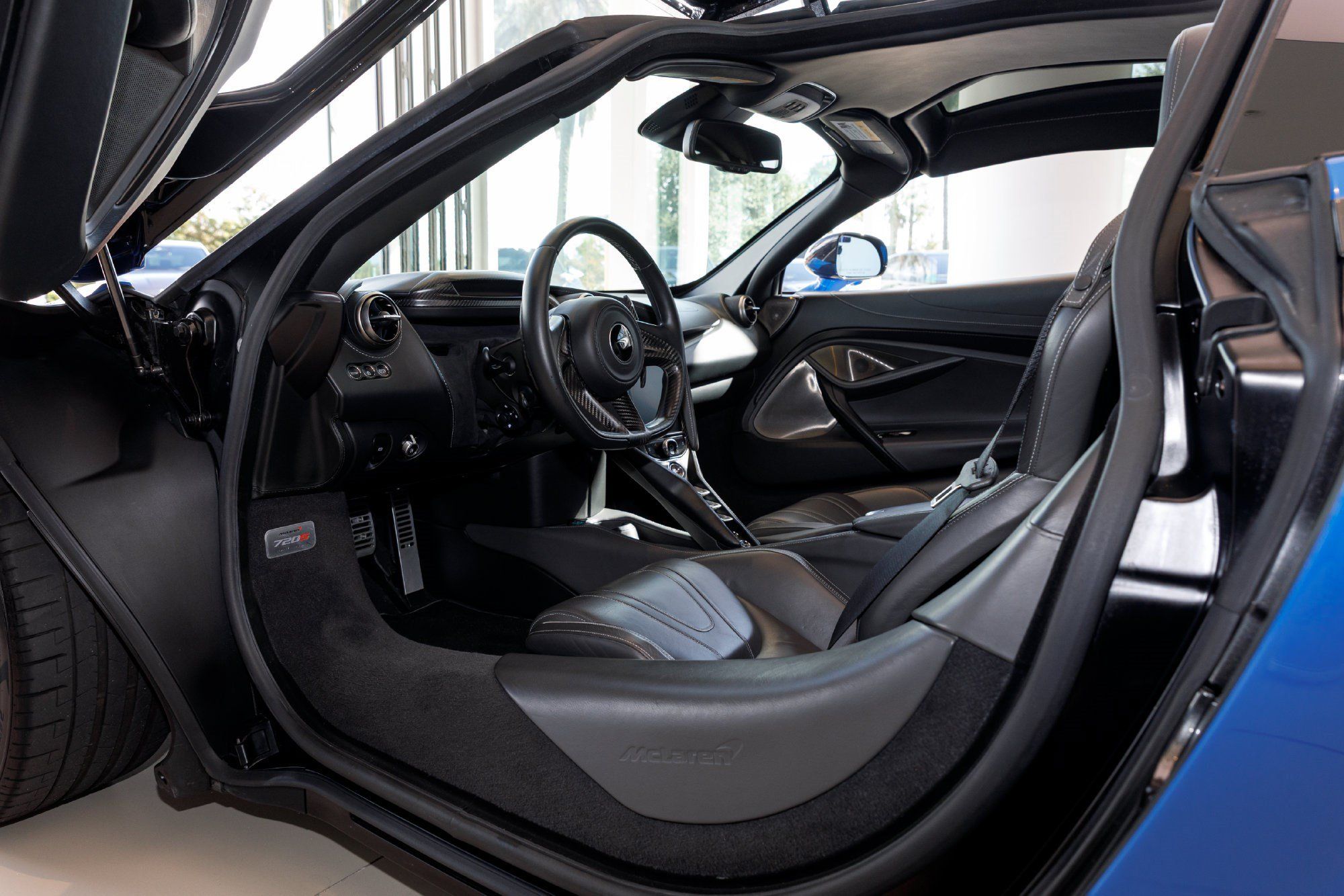 Used 2019 McLaren 720S Luxury RWD image 31