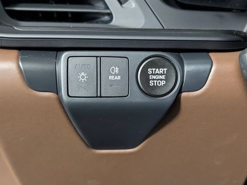 Certified 2026 Porsche 911 Targa 4 GTS AWD/4WD image 33