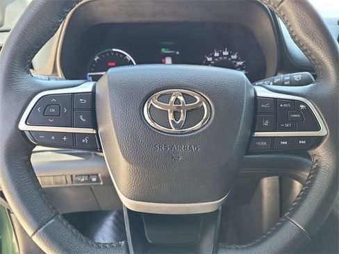 Used 2024 Toyota Sienna XLE image 11