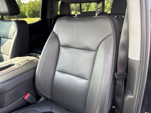 Used 2021 Chevrolet Silverado 1500 LT Trail Boss w/ Convenience Package II AWD/4WD image 19