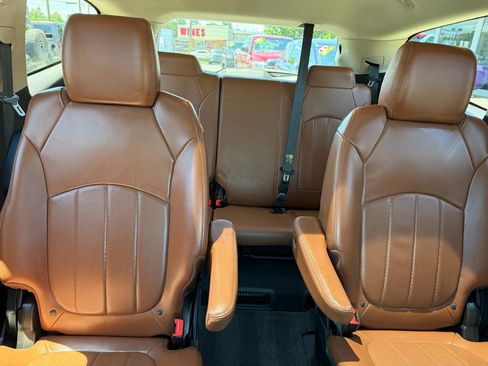 Used 2016 Chevrolet Traverse LTZ AWD/4WD image 18