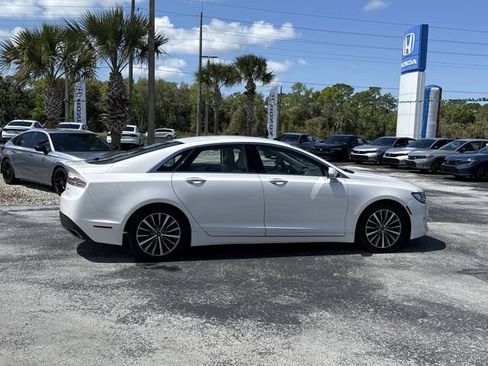 Used 2019 Lincoln MKZ Reserve FWD image 6