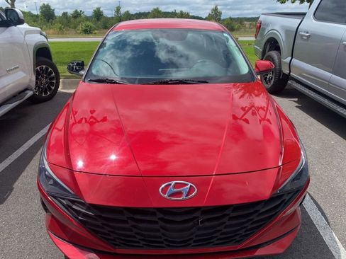 Used 2021 Hyundai Elantra SEL FWD image 2