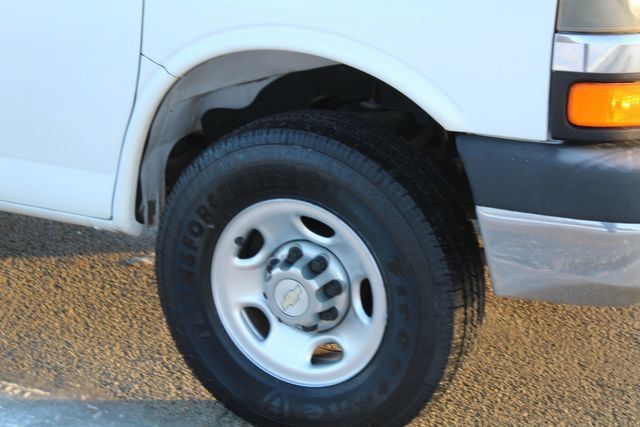 Used 2012 Chevrolet Express 2500 LT w/ LT Preferred Equipment Group RWD image 21
