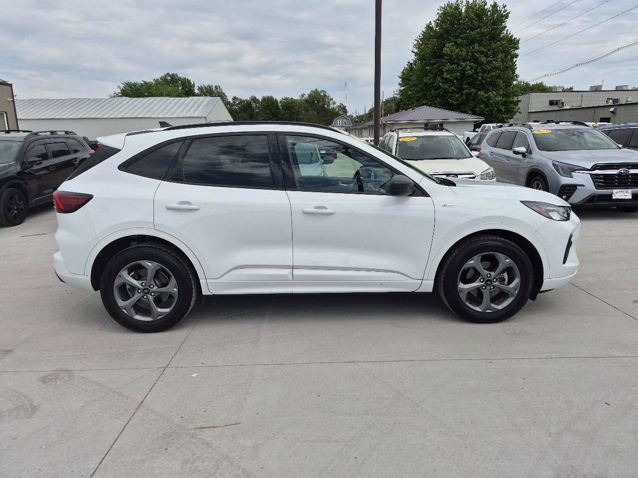 Used 2023 Ford Escape ST-Line AWD/4WD image 7
