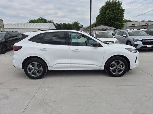 Used 2023 Ford Escape ST-Line AWD/4WD image 7