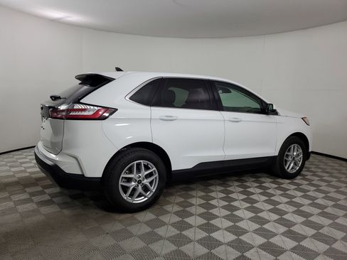 Used 2024 Ford Edge SEL image 11