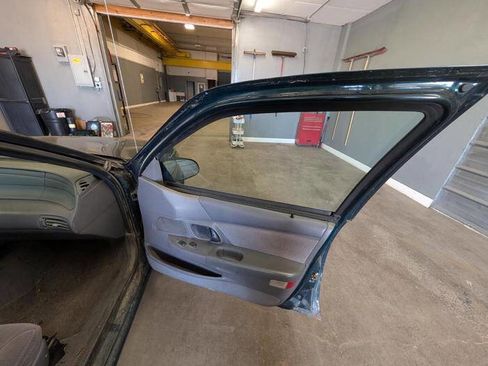Used 1995 Ford Taurus Sedan FWD image 30
