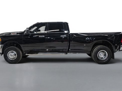 Used 2024 RAM 3500 Tradesman w/ Chrome Appearance Group AWD/4WD image 9
