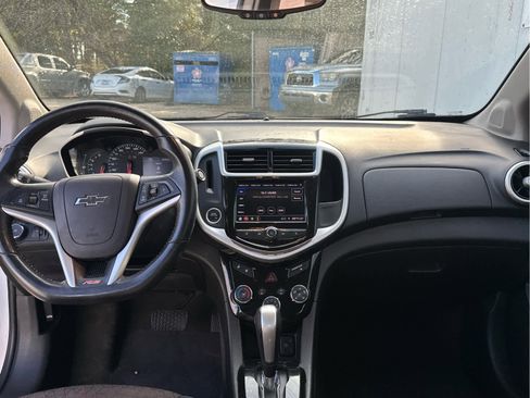 Used 2020 Chevrolet Sonic LT w/ Convenience Package image 40
