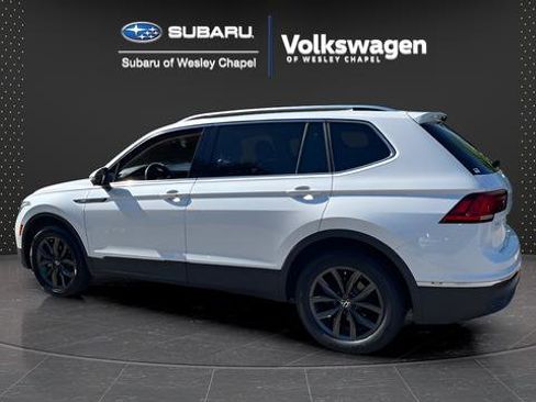 Certified 2023 Volkswagen Tiguan SE w/ Panoramic Sunroof Package FWD image 6