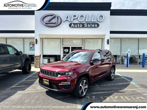 Used 2023 Jeep Grand Cherokee 4WD 4xe image 1