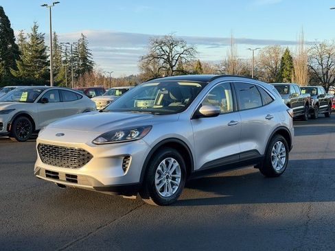 Certified 2020 Ford Escape SE image 8