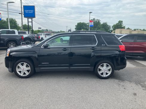 Used 2010 GMC Terrain SLE FWD image 4