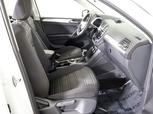 Used 2024 Volkswagen Tiguan S image 31