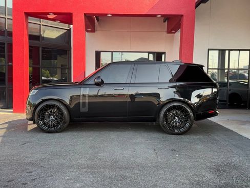 Used 2023 Land Rover Range Rover SE AWD/4WD image 7