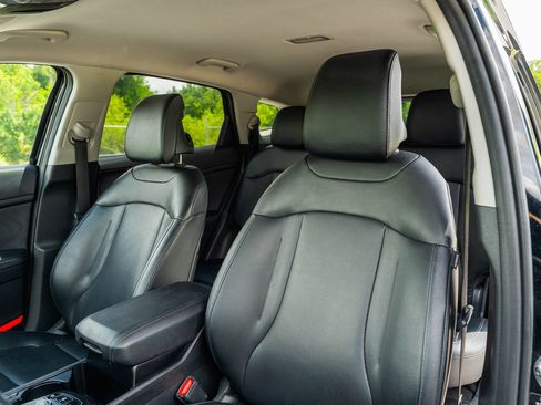Used 2025 Kia Sportage EX FWD image 18