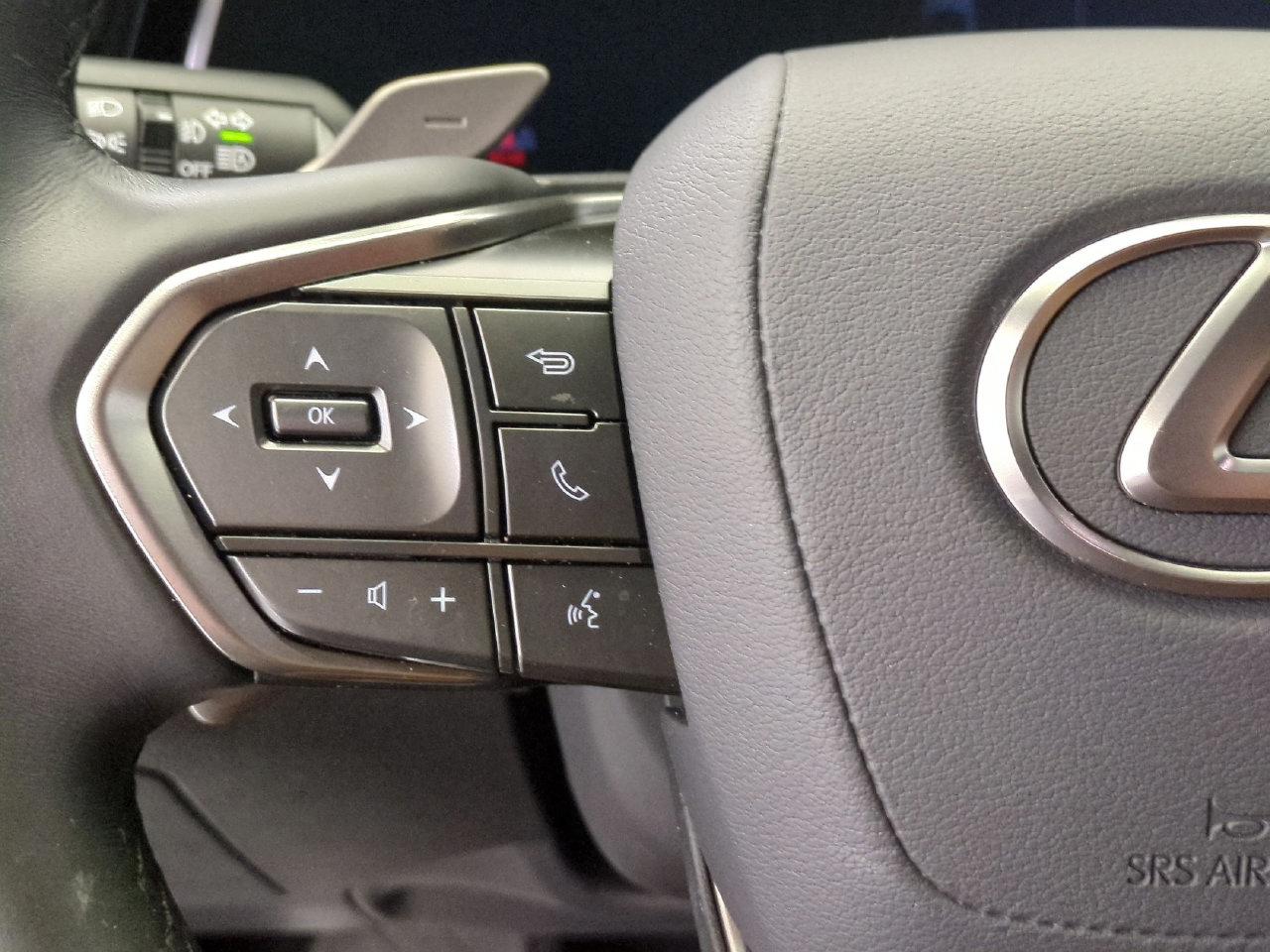 Used 2026 Lexus RX 350 FWD w/ Cold Area Package image 8