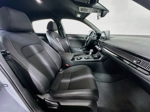 Used 2025 Honda Civic Sport image 29